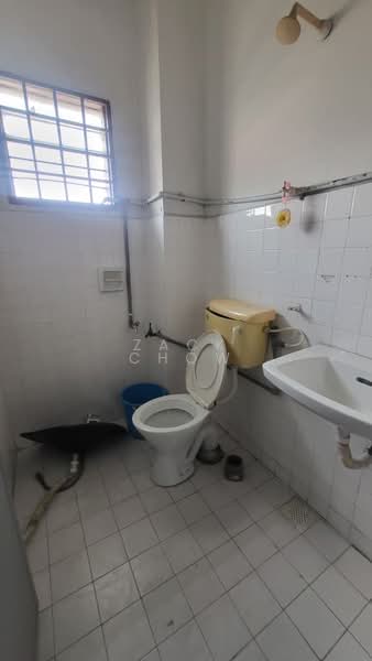 Rumah Teres 2 Tingkat untuk Dijual di Taman Desa Cemerlang (Ulu Tiram) - Zack Chow - Bathroom - PropertyGuru.com.my