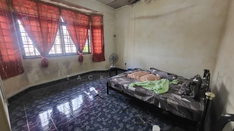 Rumah Teres 2 Tingkat untuk Dijual di Taman Desa Cemerlang (Ulu Tiram) - Zack Chow - Bedroom - PropertyGuru.com.my