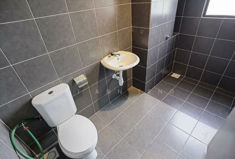 Condominium for Sale at Residensi Bukit Palma 2 (Palm Hill Residence 2) - Wai Ann Teng - Bathroom - PropertyGuru.com.my