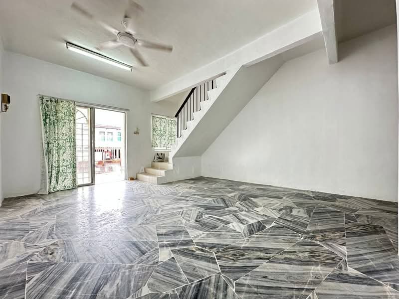 Rumah Teres 2 Tingkat untuk Dijual di Taman Cheras Awana (Cheras) - Noraini Dahan - Living Room - PropertyGuru.com.my