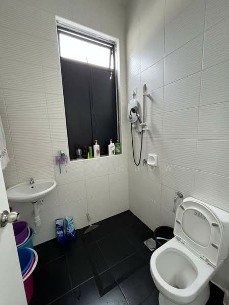 Rumah Teres untuk Dijual di Kota Masai (Pasir Gudang) - Zack Chow - Bathroom - PropertyGuru.com.my