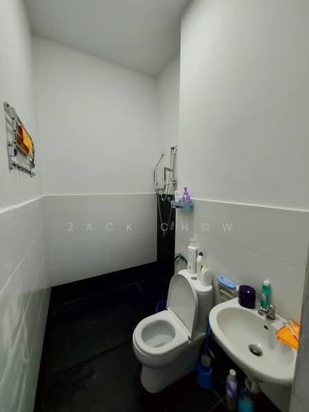 Rumah Teres untuk Dijual di Kota Masai (Pasir Gudang) - Zack Chow - Bathroom - PropertyGuru.com.my