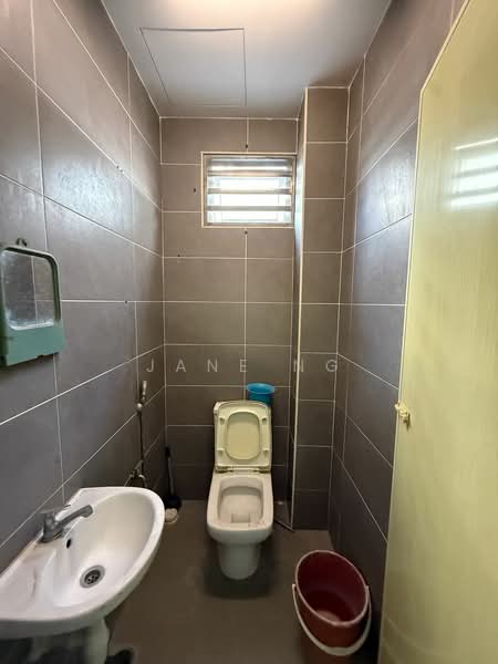 Shop / Office for Rent in Taman Seri Tanjung (Butterworth) - Jane Ng - Bathroom - PropertyGuru.com.my