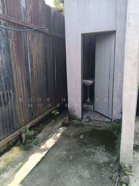 Gudang untuk Disewa di Bukit Rimau (Shah Alam) - Noor Hidayah Mohamad Noor - Bathroom - PropertyGuru.com.my