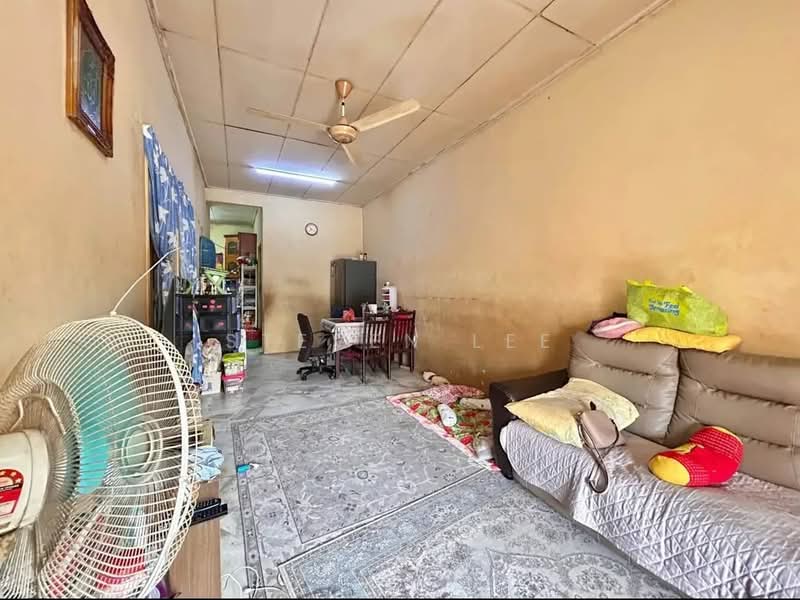 1-storey Terraced House for Sale in Bandar Sungai Buaya (Serendah) - Steven Lee - Living Room - PropertyGuru.com.my