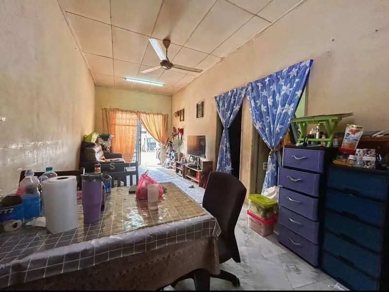 1-storey Terraced House for Sale in Bandar Sungai Buaya (Serendah) - Steven Lee - Living Room - PropertyGuru.com.my