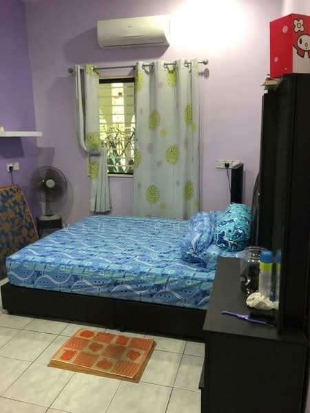 1-storey Terraced House for Sale in Seri Kembangan (Selangor) - Vinc Pheng - Bedroom - PropertyGuru.com.my
