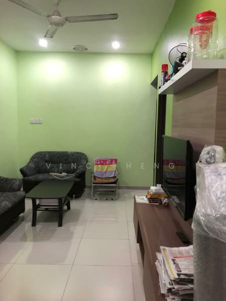 1-storey Terraced House for Sale in Seri Kembangan (Selangor) - Vinc Pheng - Living Room - PropertyGuru.com.my
