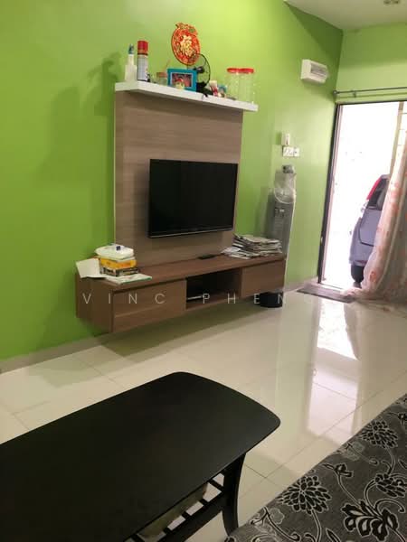1-storey Terraced House for Sale in Seri Kembangan (Selangor) - Vinc Pheng - Living Room - PropertyGuru.com.my
