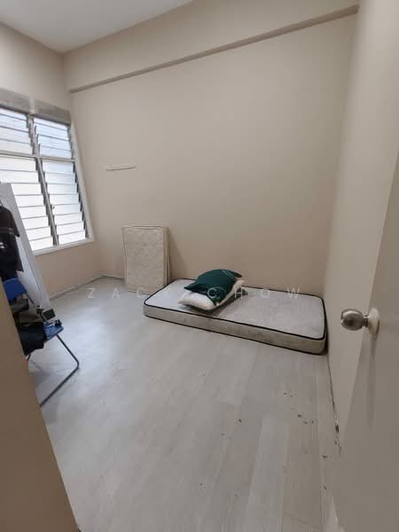 Flat for Sale at Taman Maluri - Zack Chow - Bedroom - PropertyGuru.com.my