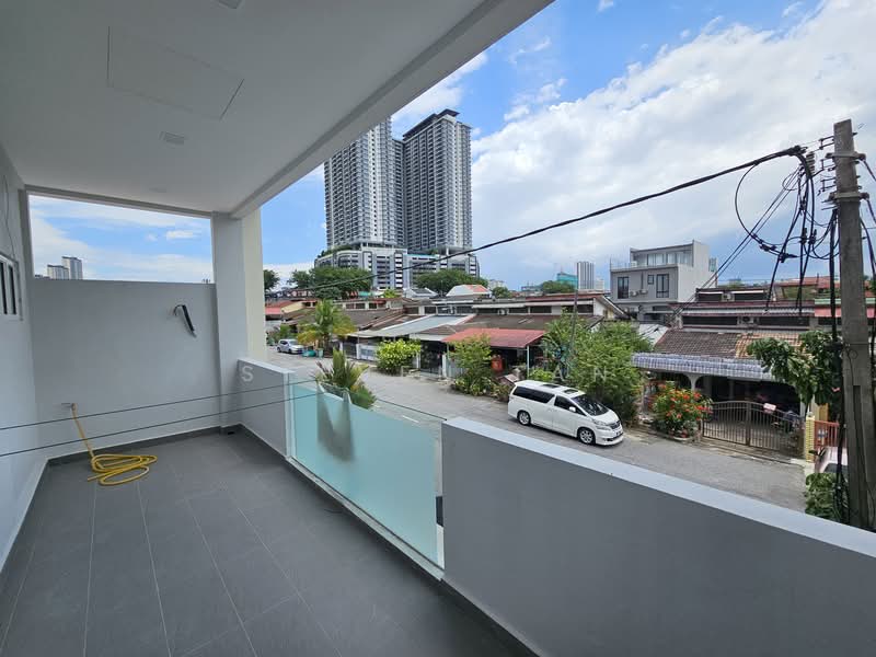 2-storey Terraced House for Sale in Sri Petaling (Kuala Lumpur) - Steven Tan - Balcony - PropertyGuru.com.my