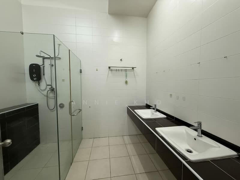 2-storey Terraced House for Sale in Setia Indah 12 (Setia Alam) - Annie Kho - Bathroom - PropertyGuru.com.my