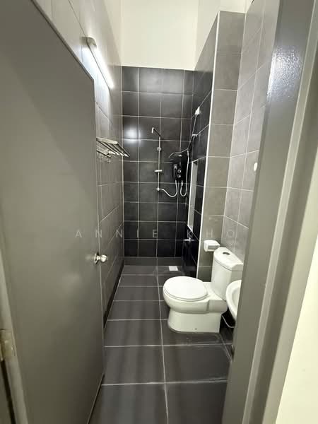2-storey Terraced House for Sale in Setia Indah 12 (Setia Alam) - Annie Kho - Bathroom - PropertyGuru.com.my