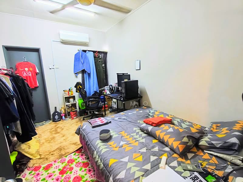 2-storey Terraced House for Sale in Bukit Jelutong (Shah Alam) - Azhar Mohd - Bedroom - PropertyGuru.com.my