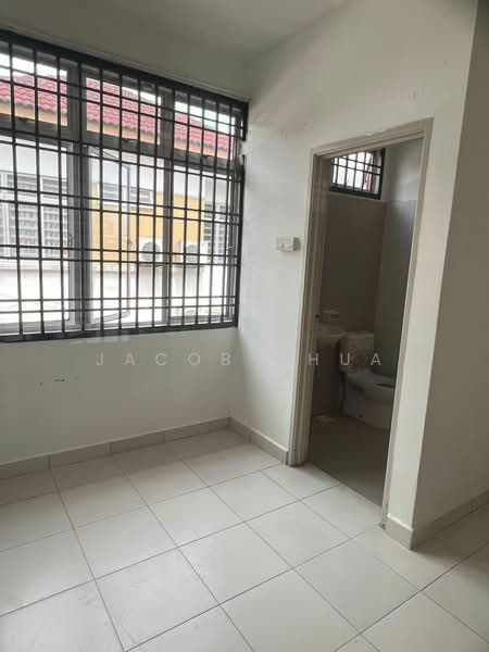 2-storey Terraced House for Rent in Bandar Uda Utama (Johor Bahru) - Jacob Chua - Interior - PropertyGuru.com.my