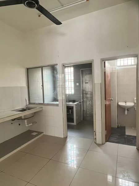 2-storey Terraced House for Rent in Bandar Uda Utama (Johor Bahru) - Jacob Chua - Kitchen - PropertyGuru.com.my