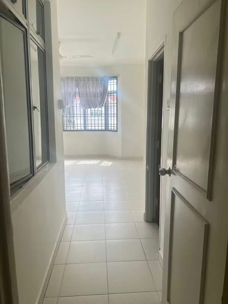 2-storey Terraced House for Rent in Bandar Uda Utama (Johor Bahru) - Jacob Chua - Corridor - PropertyGuru.com.my
