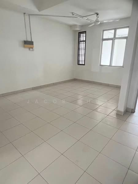 2-storey Terraced House for Rent in Bandar Uda Utama (Johor Bahru) - Jacob Chua - Living Room - PropertyGuru.com.my