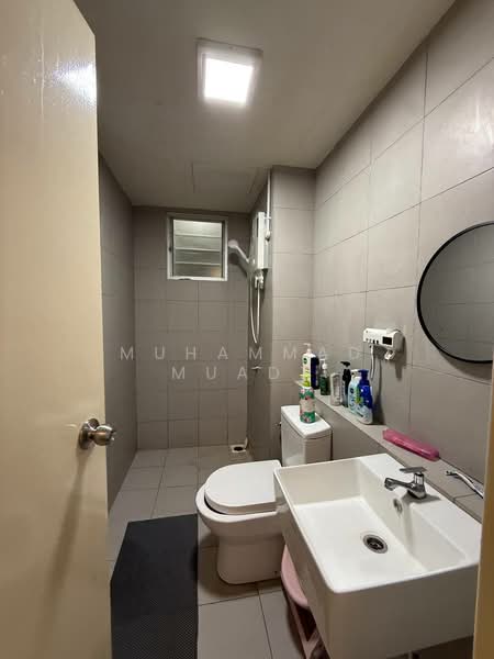 Condominium for Sale at Lakefront Homes - Muhammad Muadz - Bathroom - PropertyGuru.com.my