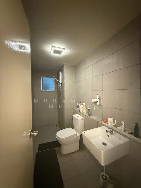Condominium for Sale at Lakefront Homes - Muhammad Muadz - Bathroom - PropertyGuru.com.my