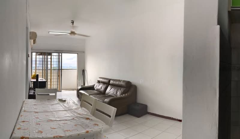 Pangsapuri untuk Dijual di Sri Teratai Apartment - Shally Pun - Living Room - PropertyGuru.com.my