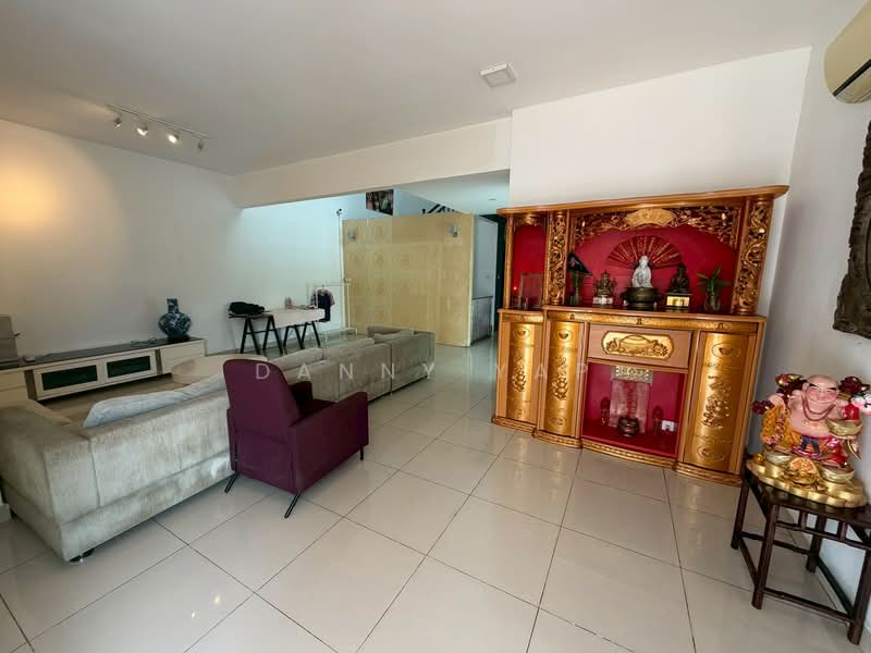 Cluster House for Sale in Taman Gaya (Ulu Tiram) - Danny Yap - Living Room - PropertyGuru.com.my