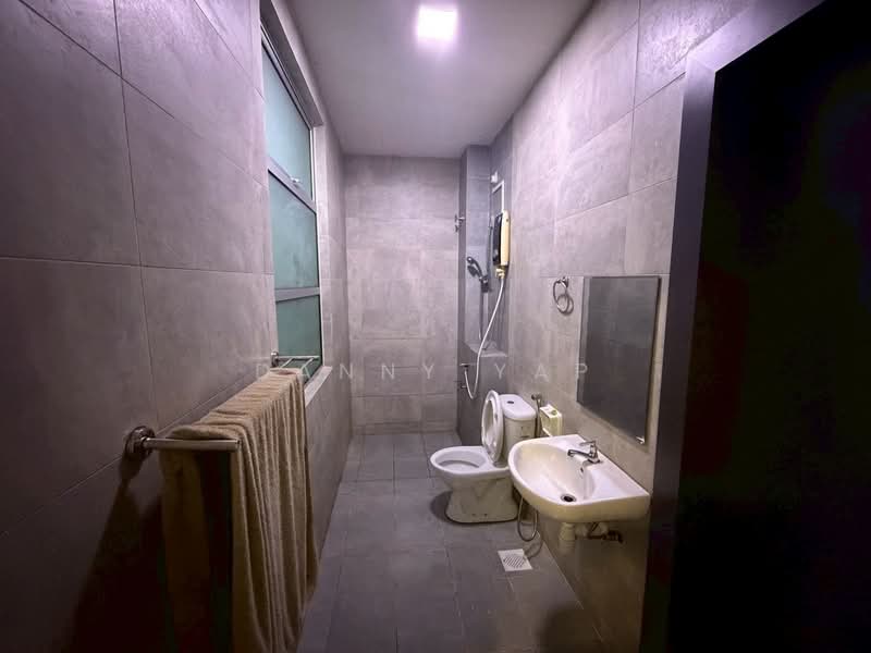 Cluster House for Sale in Taman Gaya (Ulu Tiram) - Danny Yap - Bathroom - PropertyGuru.com.my