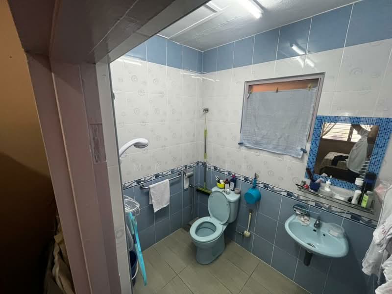 Terraced House for Sale in Taman Tambun (Ipoh) - Mr Chee - Bathroom - PropertyGuru.com.my