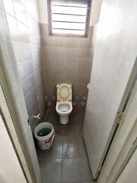 Kedai untuk Disewa di Sungai Buloh (Selangor) - Lee Sing Siong - Bathroom - PropertyGuru.com.my