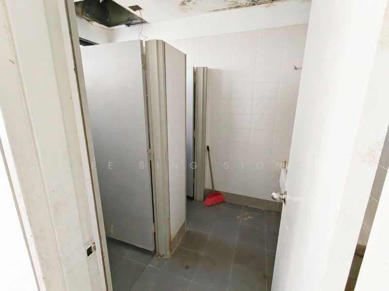 Kedai untuk Disewa di Sungai Buloh (Selangor) - Lee Sing Siong - Bathroom - PropertyGuru.com.my