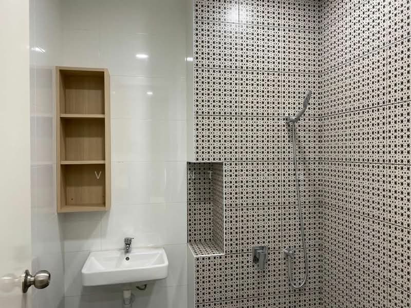 Semi-Detached House for Sale in Setia Alam (Selangor) - Vincent Chin - Bathroom - PropertyGuru.com.my
