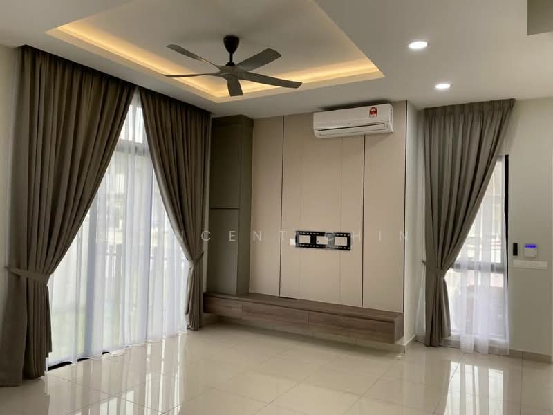 Semi-Detached House for Sale in Setia Alam (Selangor) - Vincent Chin - Living Room - PropertyGuru.com.my