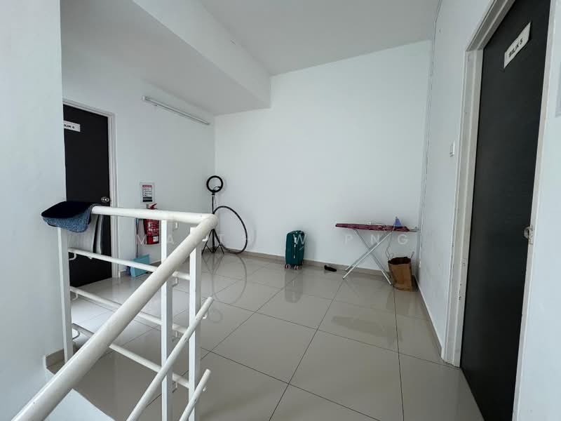 Rumah Teres 3-Tingkat untuk Dijual di Farlim (Ayer Itam) - Matthew Png - Corridor - PropertyGuru.com.my