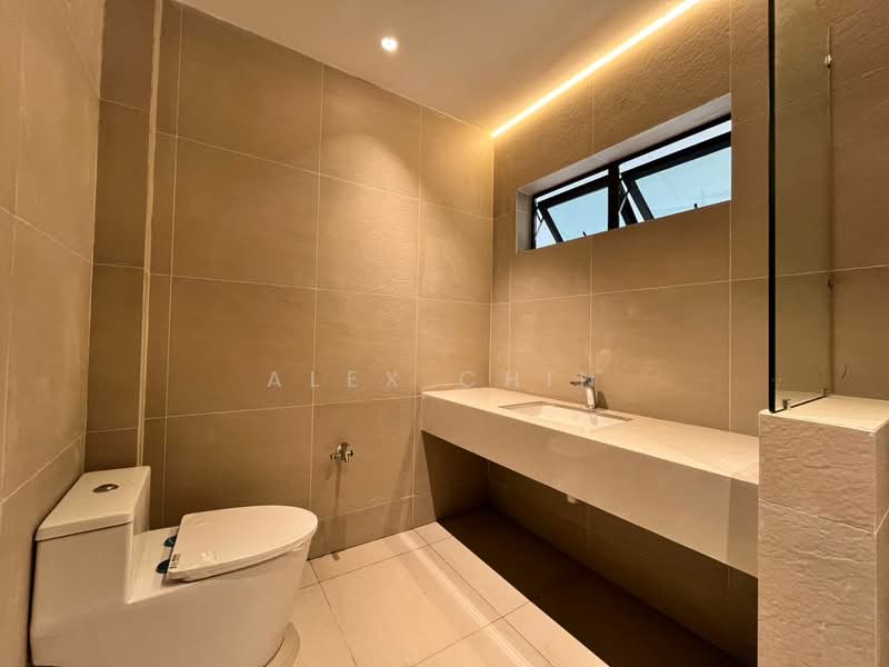 Rumah Berkembar untuk Dijual di Kuching (Sarawak) - Alex Chin - Bathroom - PropertyGuru.com.my