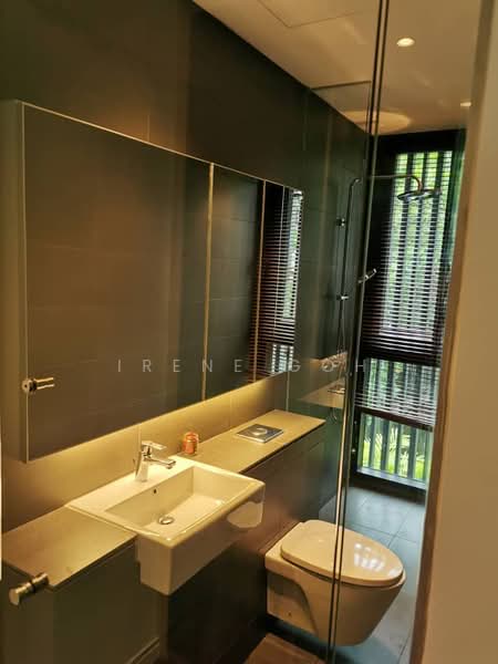 Kondominium untuk Dijual di Shorefront Residences - Irene Goh - Bathroom - PropertyGuru.com.my