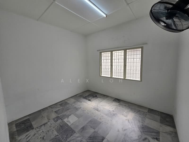 1-storey Terraced House for Rent in Taman Taynton View (Cheras) - Alex Loh - 2nd room - PropertyGuru.com.my