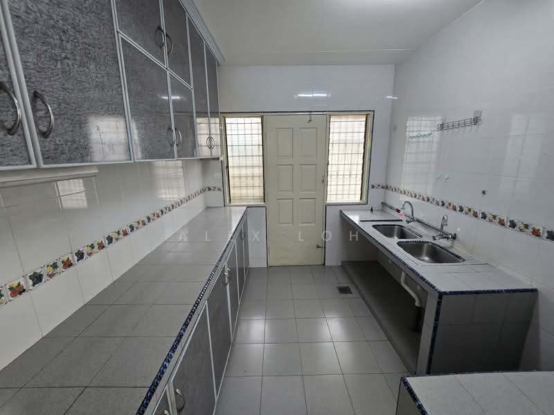 1-storey Terraced House for Rent in Taman Taynton View (Cheras) - Alex Loh - Dry Kitchen - PropertyGuru.com.my