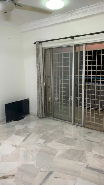 Pangsapuri untuk Dijual di Kenanga Apartments - Justin Ng - Living Room - PropertyGuru.com.my