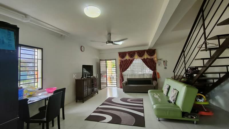 2-storey Terraced House for Sale in Taman Scientex Pasir Gudang (Pasir Gudang) - Kuu Chin - Living Room - PropertyGuru.com.my
