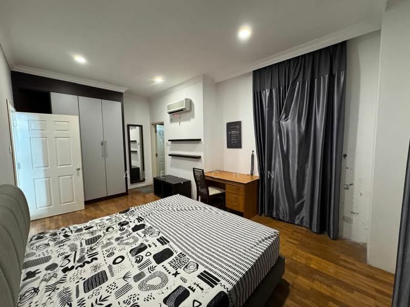 Condominium for Sale at De Summit Condominium - Alex Chin - Bedroom - PropertyGuru.com.my