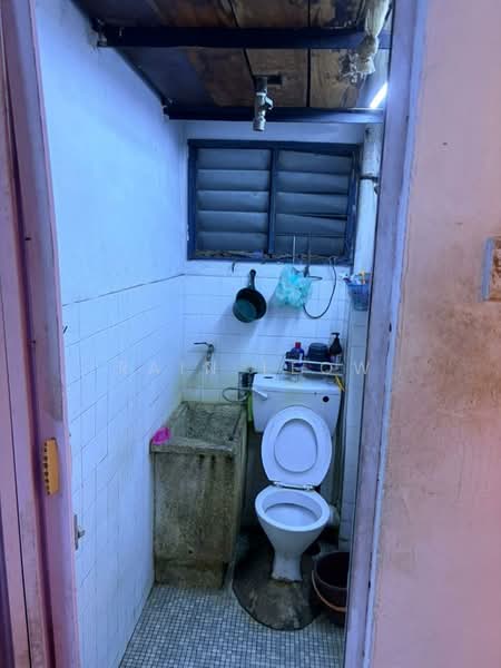 Flat for Sale at Desa Serdang - Rain Leow - Bathroom - PropertyGuru.com.my