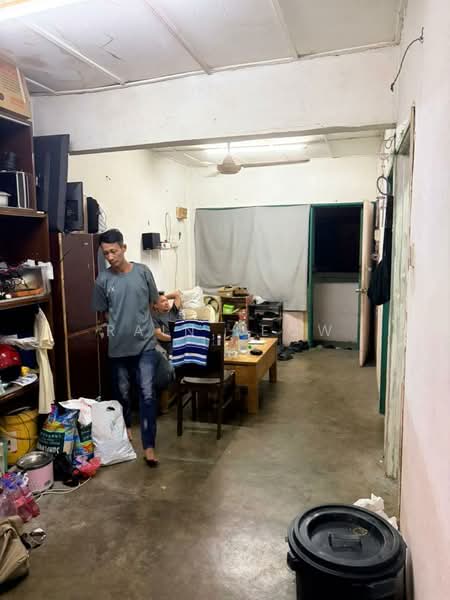 Flat for Sale at Desa Serdang - Rain Leow - Living Room - PropertyGuru.com.my