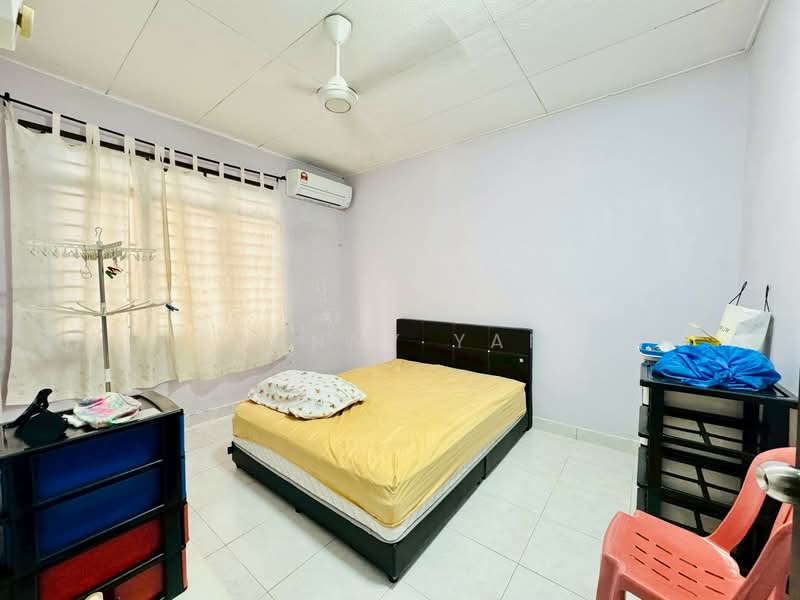 2-storey Terraced House for Sale in Taman Bestari Indah (Ulu Tiram) - Danny Yap - Bedroom - PropertyGuru.com.my