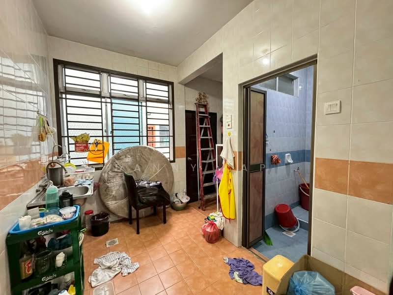 2-storey Terraced House for Sale in Taman Bestari Indah (Ulu Tiram) - Danny Yap - Kitchen - PropertyGuru.com.my