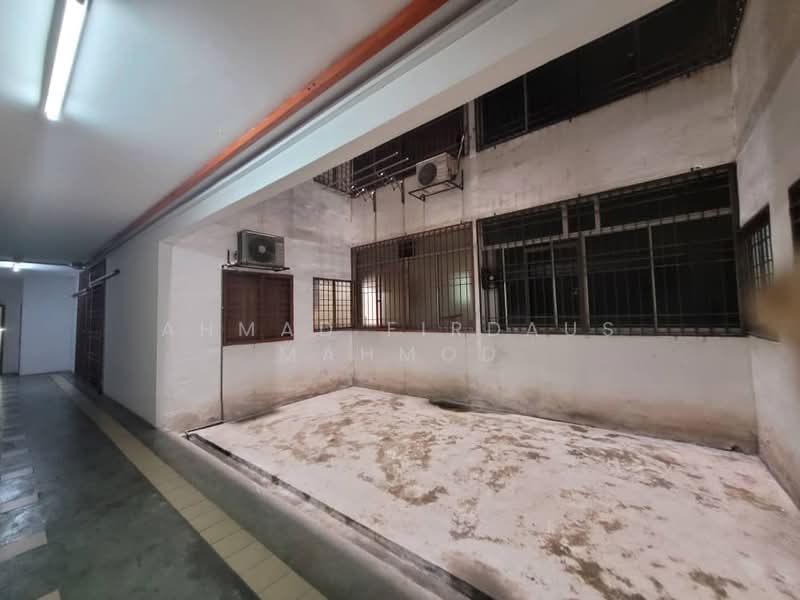 Apartment for Sale at Bayu Puteri - Ahmad Firdaus Mahmod - Corridor - PropertyGuru.com.my