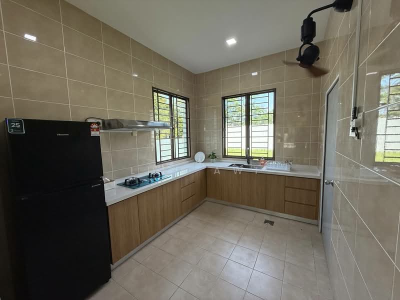 Semi-Detached House for Rent in Taman Nusa Intan (Senawang) - Liza Awi - Kitchen - PropertyGuru.com.my