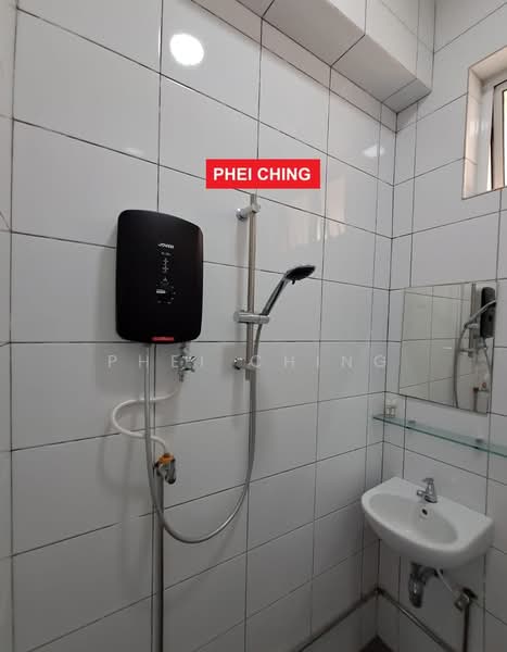 Apartment for Rent at Taman Jubilee Phase 5 - Phei Ching - Bathroom - PropertyGuru.com.my