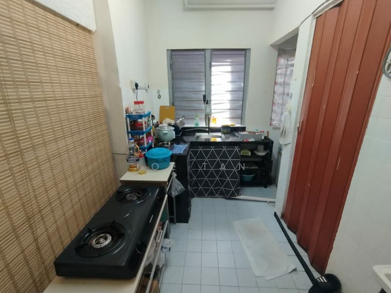 Apartment for Sale at Teratai Mewah Apartment Block 15,17,19,21 - Joe Tan - Kitchen - PropertyGuru.com.my