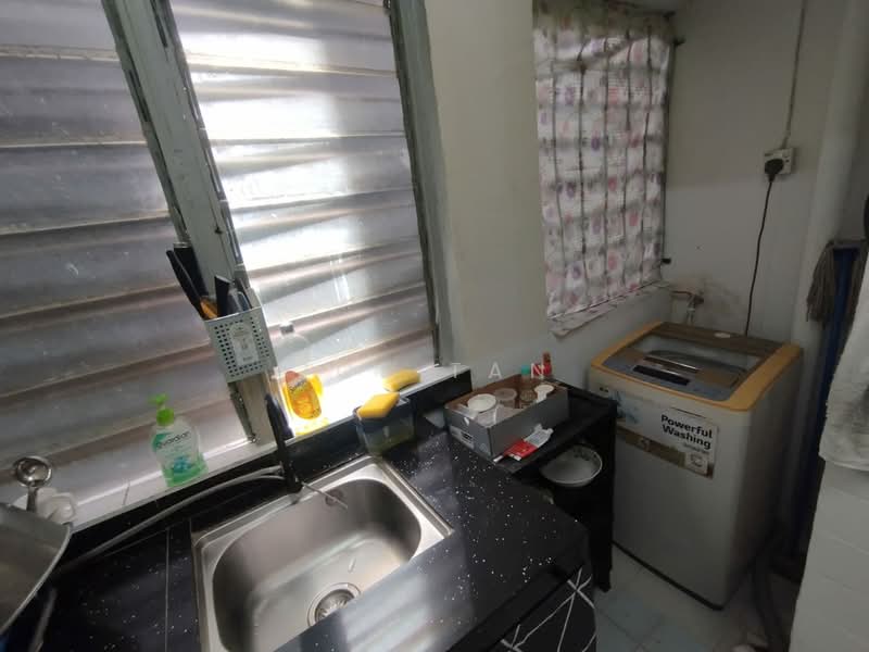Apartment for Sale at Teratai Mewah Apartment Block 15,17,19,21 - Joe Tan - Kitchen - PropertyGuru.com.my