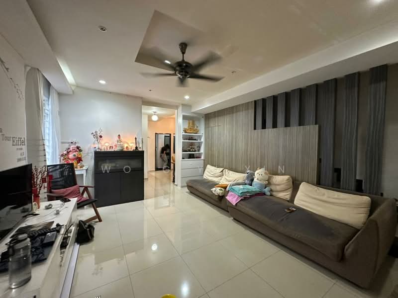 Rumah Teres 2 Tingkat untuk Dijual di Taman Setia Indah (Tebrau) - Wong Yi Xin - Living Room - PropertyGuru.com.my